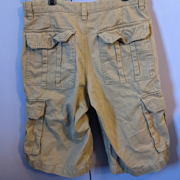 Old navy shorts - Picture 5 of 6